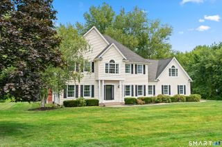 10 Harbourside Drive, Suffield, CT 06078