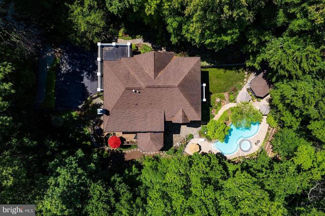 8615 HAMPTON WAY, Fairfax Station, VA 22039