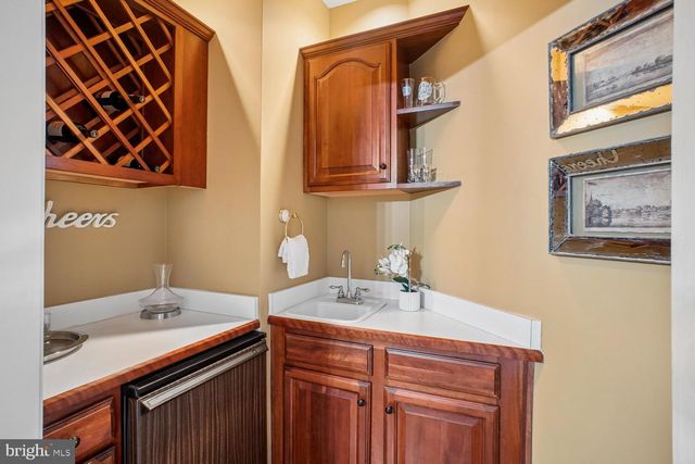 8615 HAMPTON WAY, Fairfax Station, VA 22039