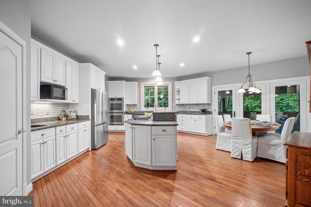 8615 HAMPTON WAY, Fairfax Station, VA 22039