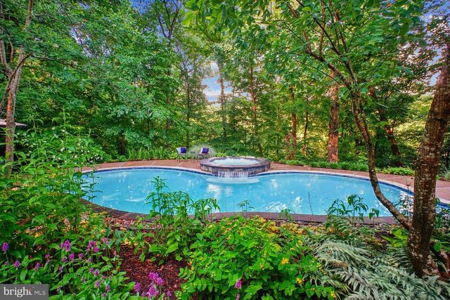 8615 HAMPTON WAY, Fairfax Station, VA 22039