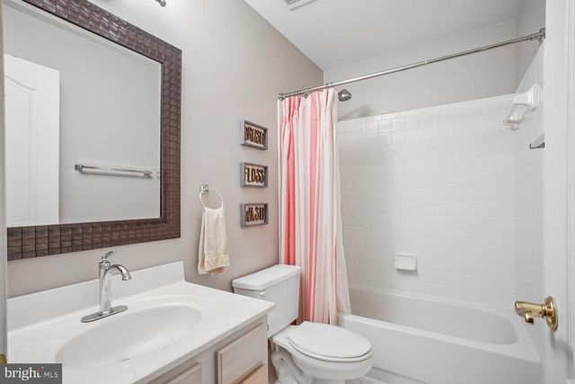 8615 HAMPTON WAY, Fairfax Station, VA 22039