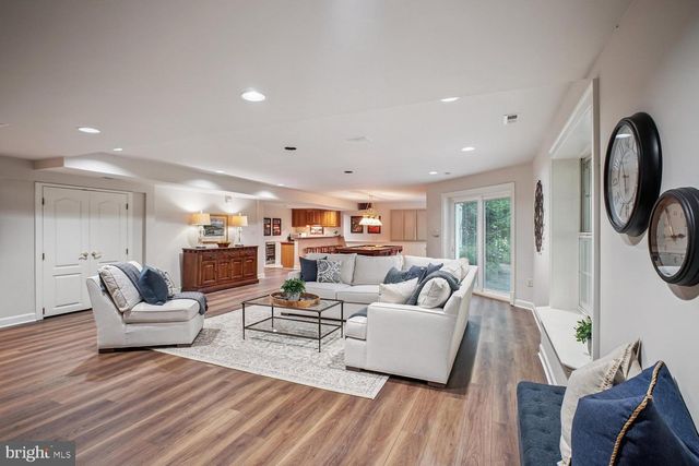 8615 HAMPTON WAY, Fairfax Station, VA 22039