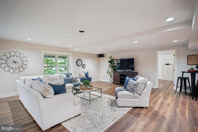 8615 HAMPTON WAY, Fairfax Station, VA 22039
