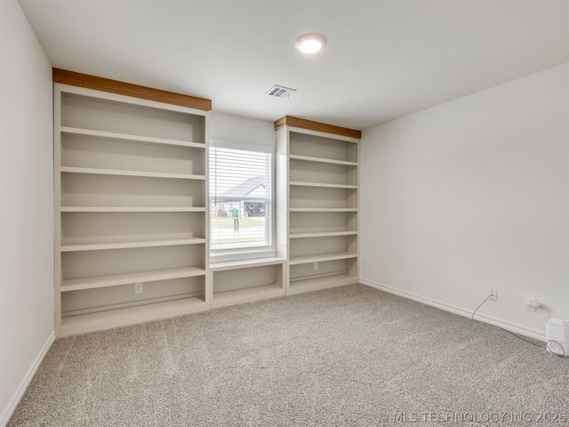 7030 E 155th Place S, Bixby, OK 74008