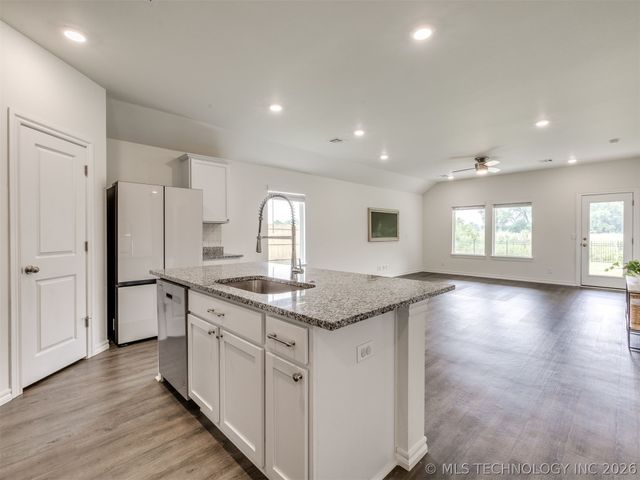 7030 E 155th Place S, Bixby, OK 74008