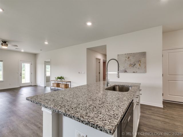 7030 E 155th Place S, Bixby, OK 74008