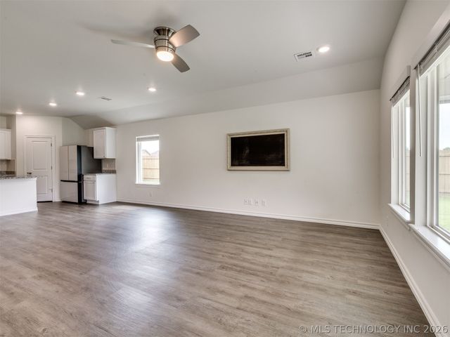 7030 E 155th Place S, Bixby, OK 74008
