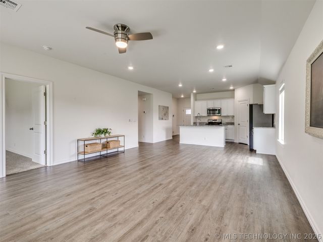7030 E 155th Place S, Bixby, OK 74008