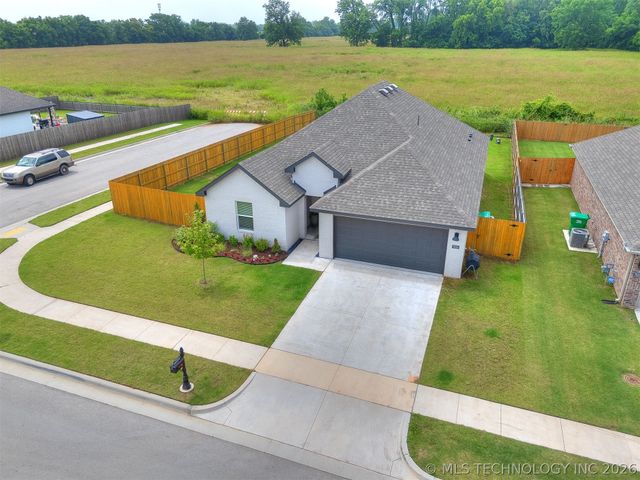 7030 E 155th Place S, Bixby, OK 74008