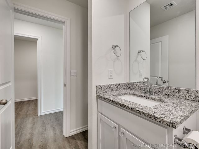 7030 E 155th Place S, Bixby, OK 74008