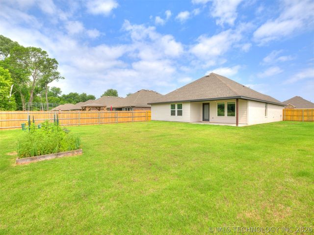 7030 E 155th Place S, Bixby, OK 74008
