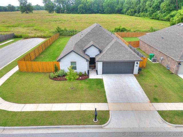 7030 E 155th Place S, Bixby, OK 74008