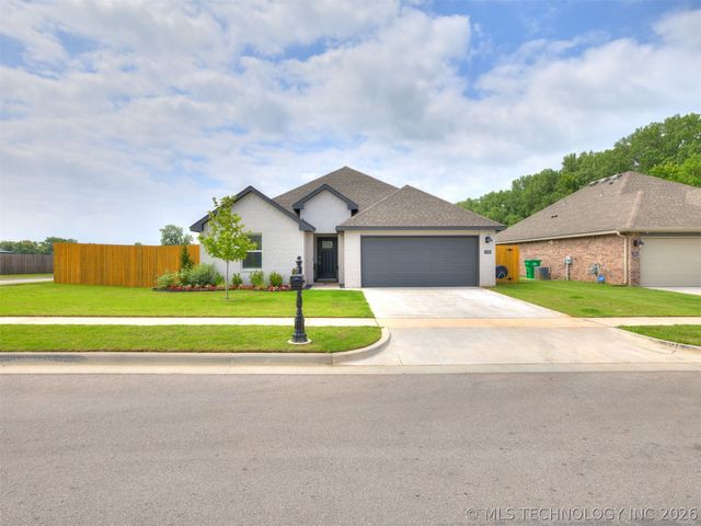 7030 E 155th Place S, Bixby, OK 74008