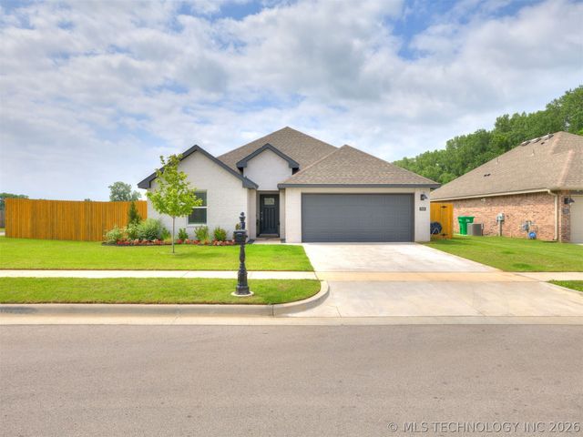 7030 E 155th Place S, Bixby, OK 74008
