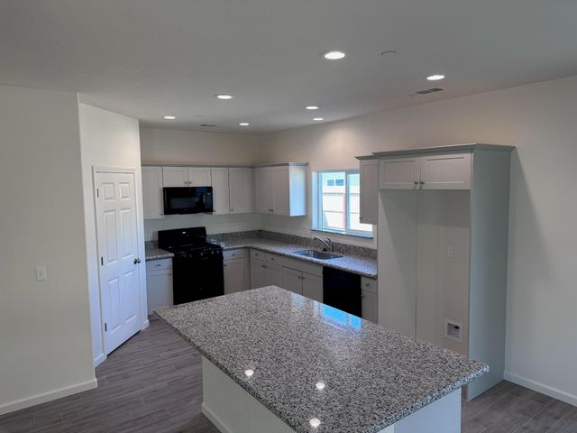 30627 Ashland Road, Visalia, CA 93277