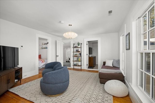 19 Wood St, Hopkinton, MA 01748