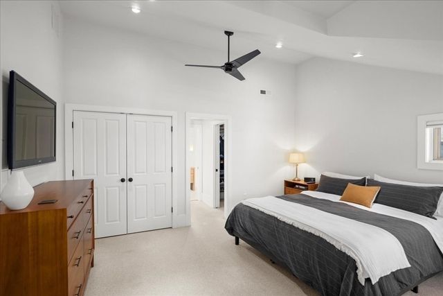 19 Wood St, Hopkinton, MA 01748