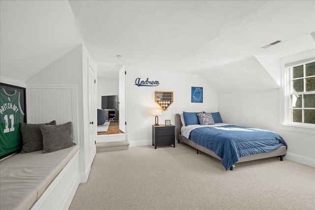 19 Wood St, Hopkinton, MA 01748