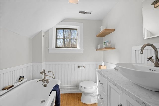 19 Wood St, Hopkinton, MA 01748