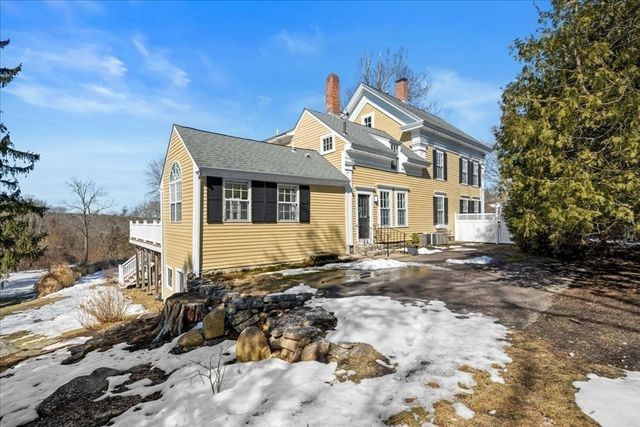 19 Wood St, Hopkinton, MA 01748