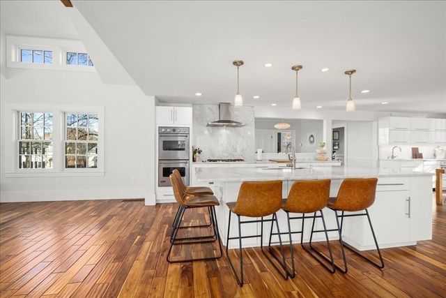 19 Wood St, Hopkinton, MA 01748