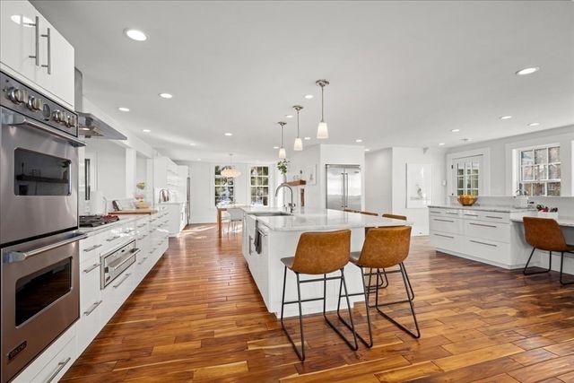 19 Wood St, Hopkinton, MA 01748