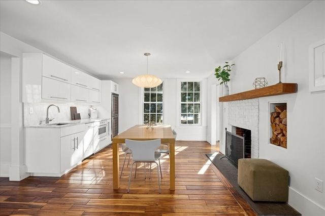 19 Wood St, Hopkinton, MA 01748