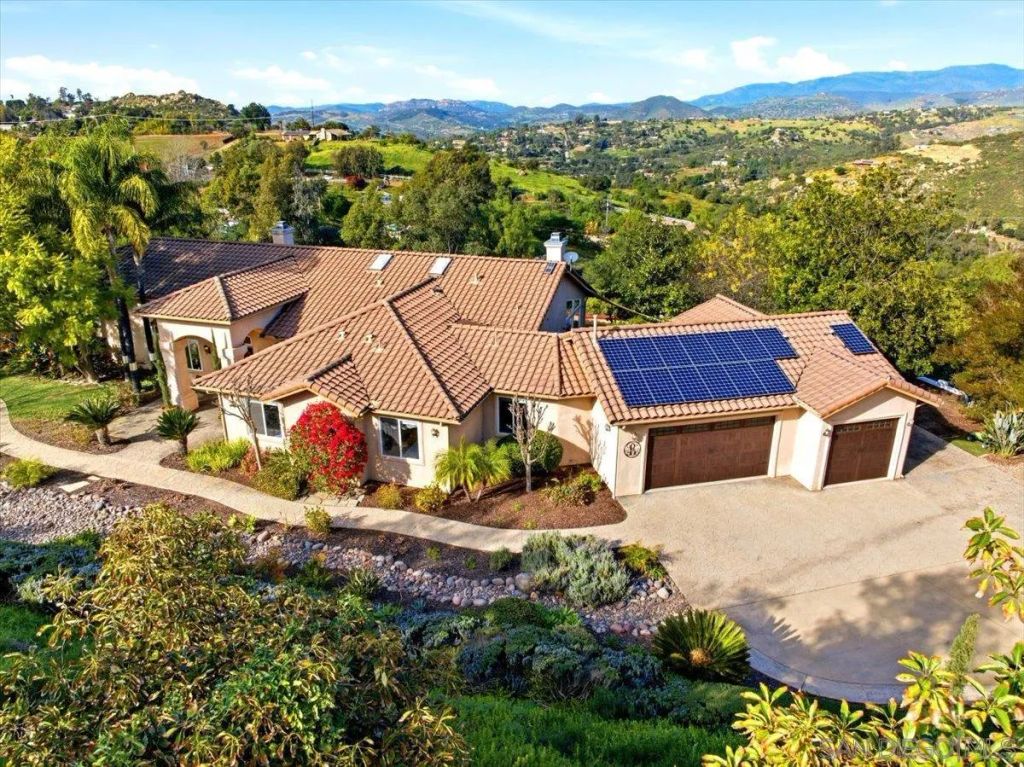 11568 Minneola Cir, Valley Center, CA 92082