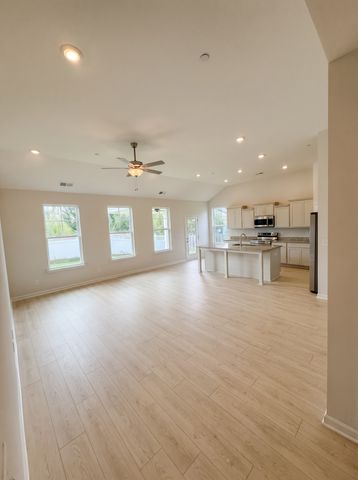 1211 Amber Hills Drive, Ashland City, TN 37015