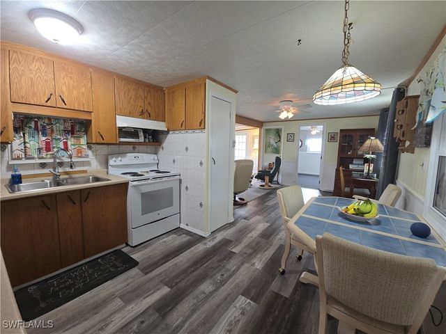 23 Enchanting BLVD E23, Naples, FL 34112