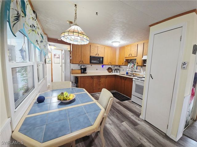 23 Enchanting BLVD E23, Naples, FL 34112