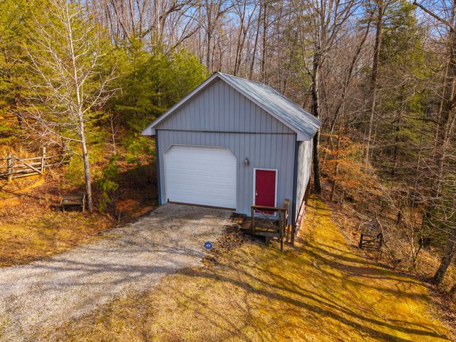 135 Methodist Drive, Whitley City, KY 42653