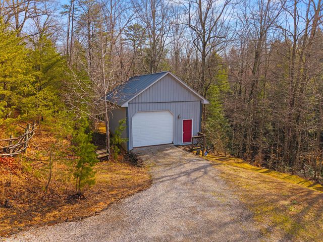 135 Methodist Drive, Whitley City, KY 42653