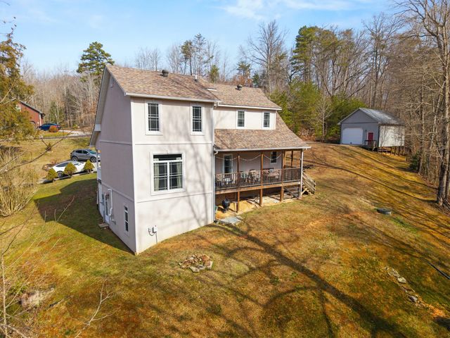 135 Methodist Drive, Whitley City, KY 42653