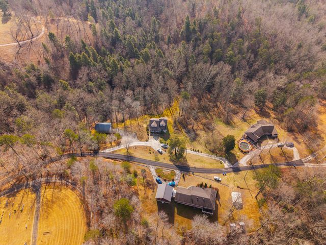 135 Methodist Drive, Whitley City, KY 42653