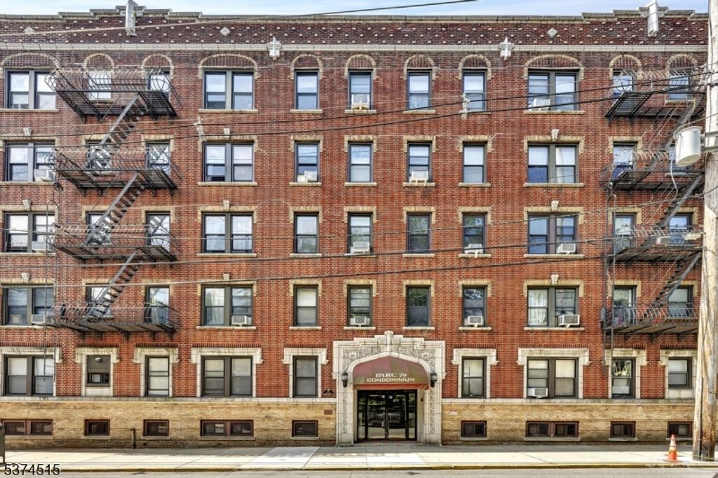 301 79Th St E1, North Bergen Twp., NJ 07047