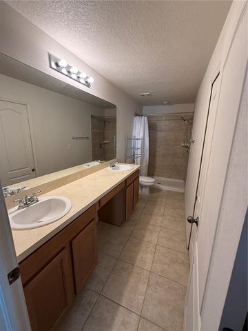 5032 WHITE SANDERLING COURT, Tampa, FL 33619
