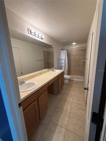 5032 WHITE SANDERLING COURT, Tampa, FL 33619