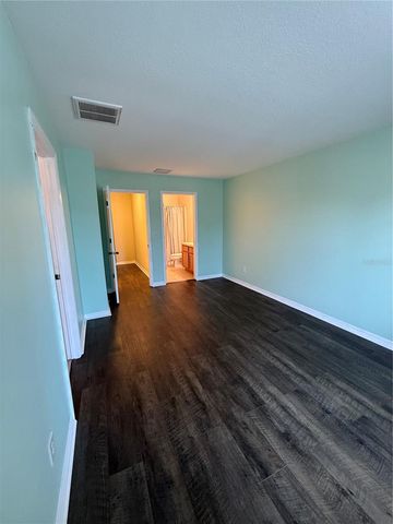 5032 WHITE SANDERLING COURT, Tampa, FL 33619