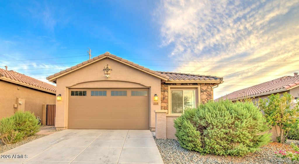 2239 W Donner Drive, Phoenix, AZ 85041 — exterior