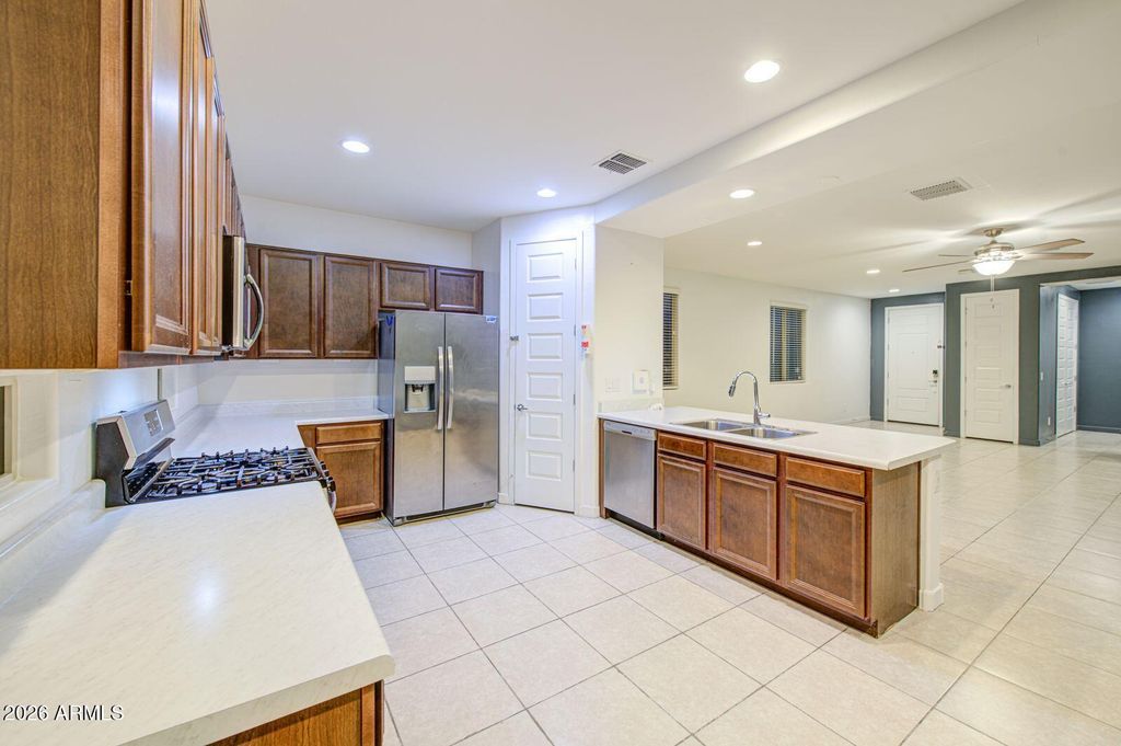 2239 W Donner Drive, Phoenix, AZ 85041 — photo 3
