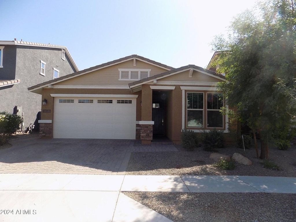 4967 S Bridal Vail Drive, Gilbert, AZ 85298