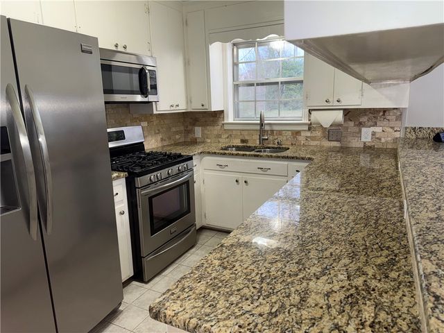 714 W 18th Terrace, Russellville, AR 72801