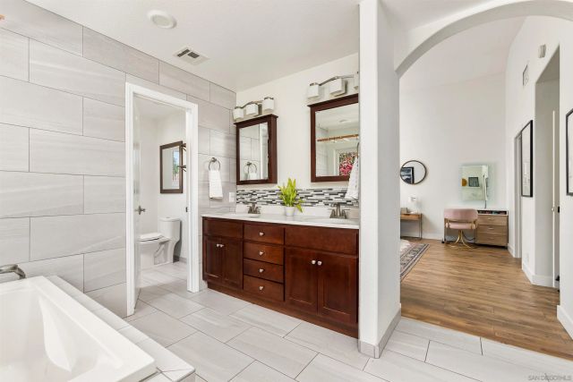 16502 Shady Oaks Dr, Ramona, CA 92065