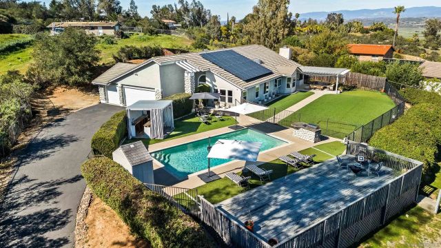 16502 Shady Oaks Dr, Ramona, CA 92065