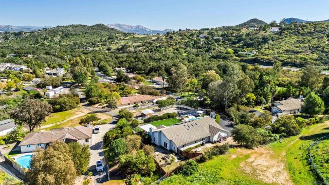 16502 Shady Oaks Dr, Ramona, CA 92065