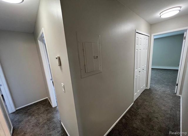 2445 Torquay Avenue 112, Royal Oak, MI 48073