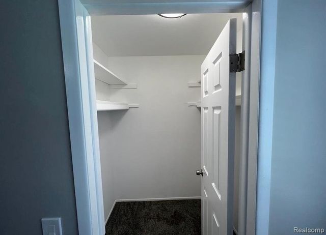 2445 Torquay Avenue 112, Royal Oak, MI 48073