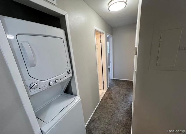 2445 Torquay Avenue 112, Royal Oak, MI 48073